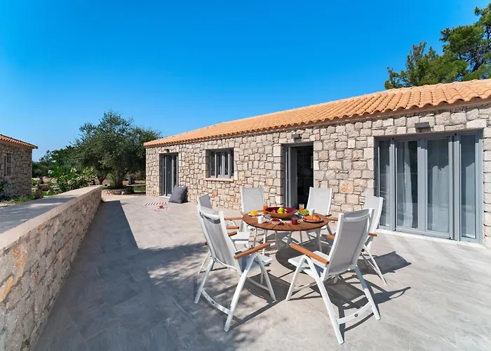 Agrotopia * Theológos