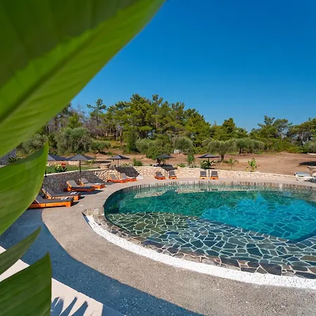 Agrotopia * Theológos